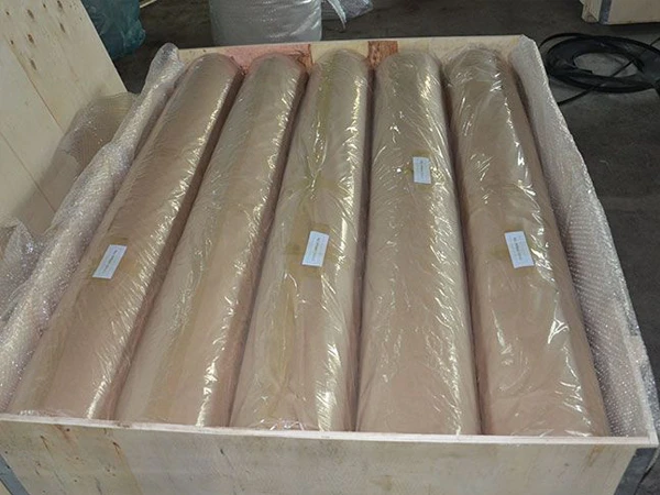 The outer layer is wrapped with kraft paper woven brass wire mesh screen rolled, further packaged with plastic film, placed inside a wooden box